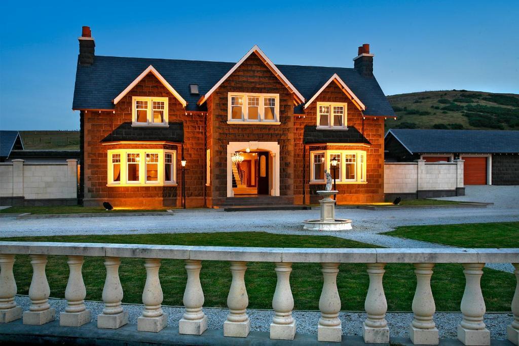 Camp Estate By Larnach Castle Villa Dunedin Room photo